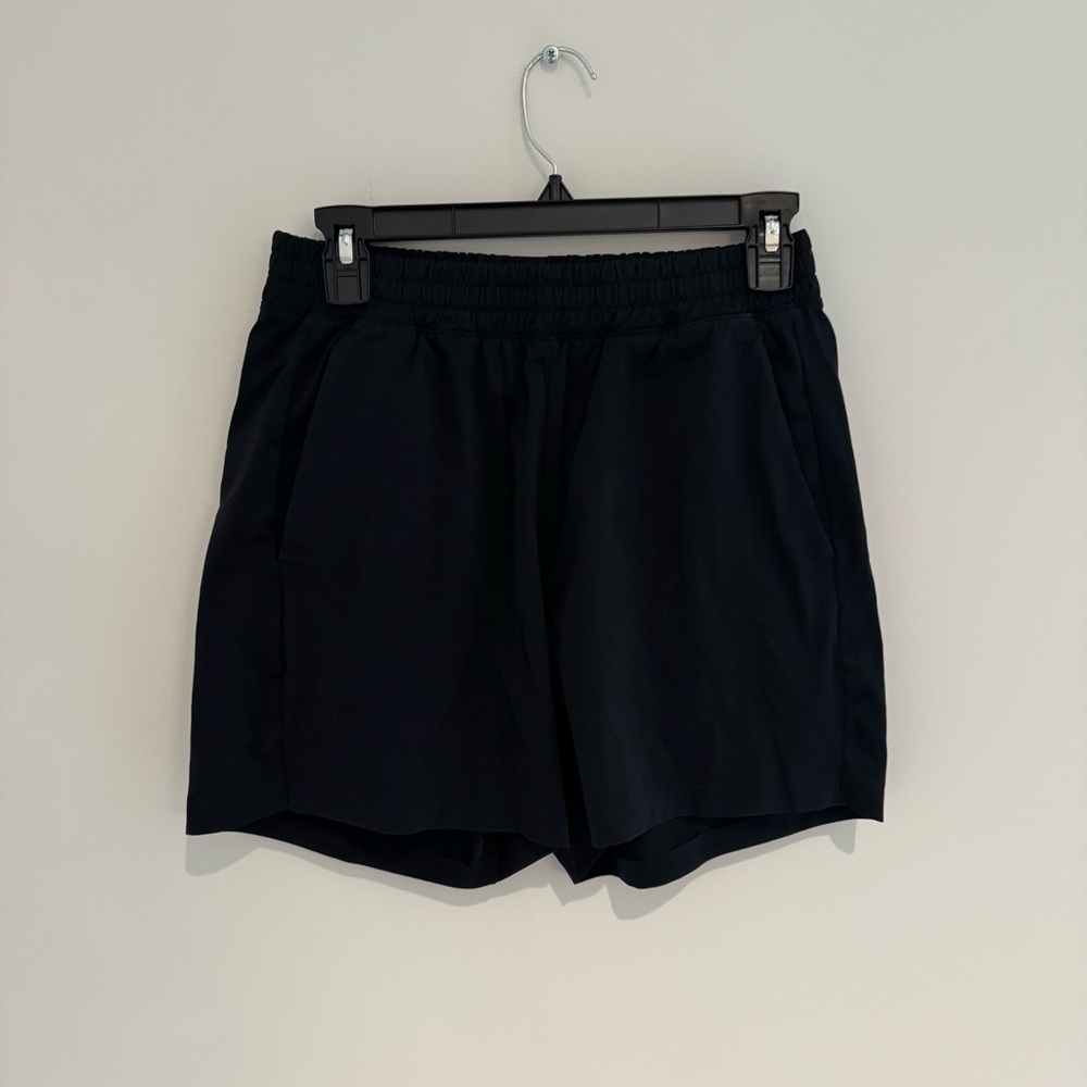 Uniqlo Black Athletic Shorts Size Small Like New